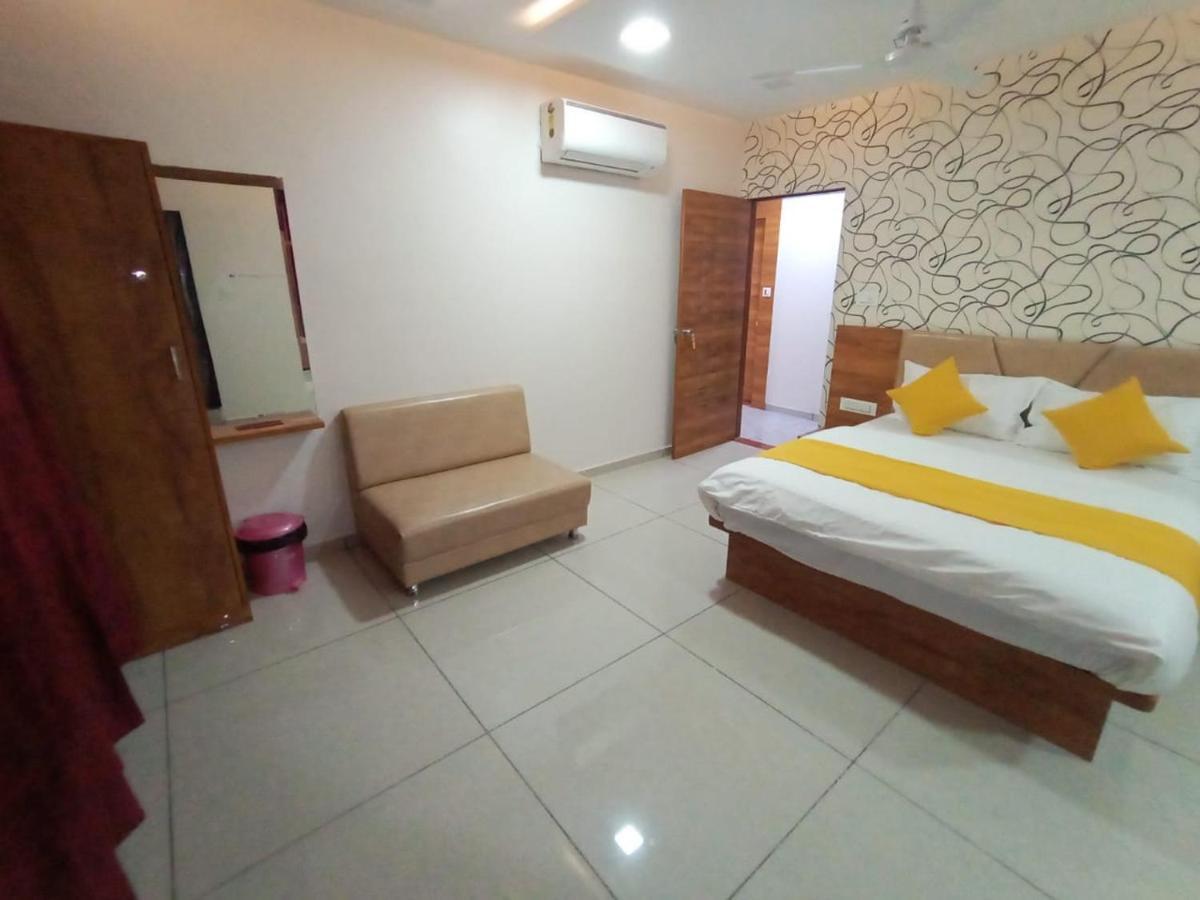 Hotel Dreamland Vadodara Exterior foto