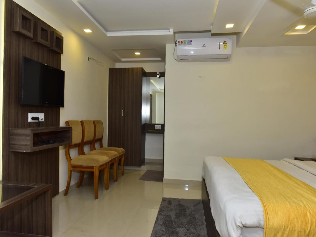 Hotel Dreamland Vadodara Exterior foto